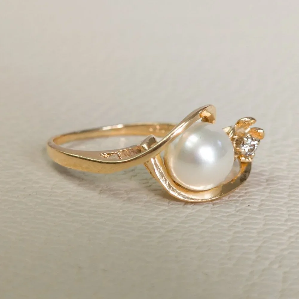 14K Gold Pearl Ring with Diamond Flower Accent - Picture 11 of 15